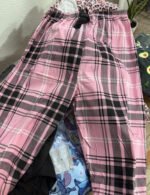 Pijama Manga Larga Talle Especial 2 Piezas Importado Negro y Rosa Cuadros - Imagen 3